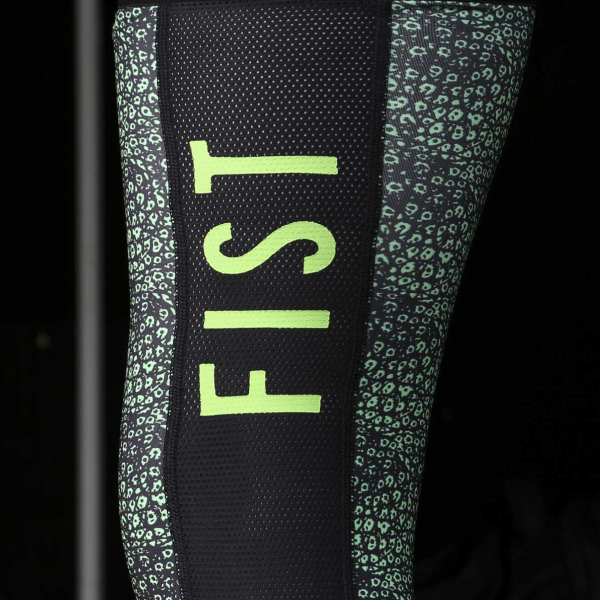 Fist Croc | Beinling/Socke